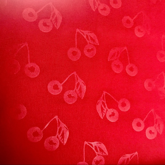 Betsey Johnson Embossed Red Cherry Queen Sheets🍒 - Picture 4 of 8